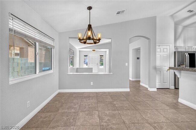 Building Photo - 630 Beresford Ave