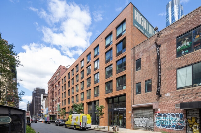Primary Photo - Highline 537