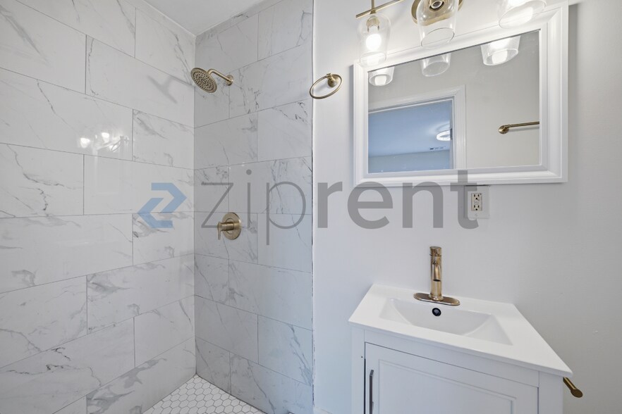 Building Photo - 1264 Hartford Ave SW