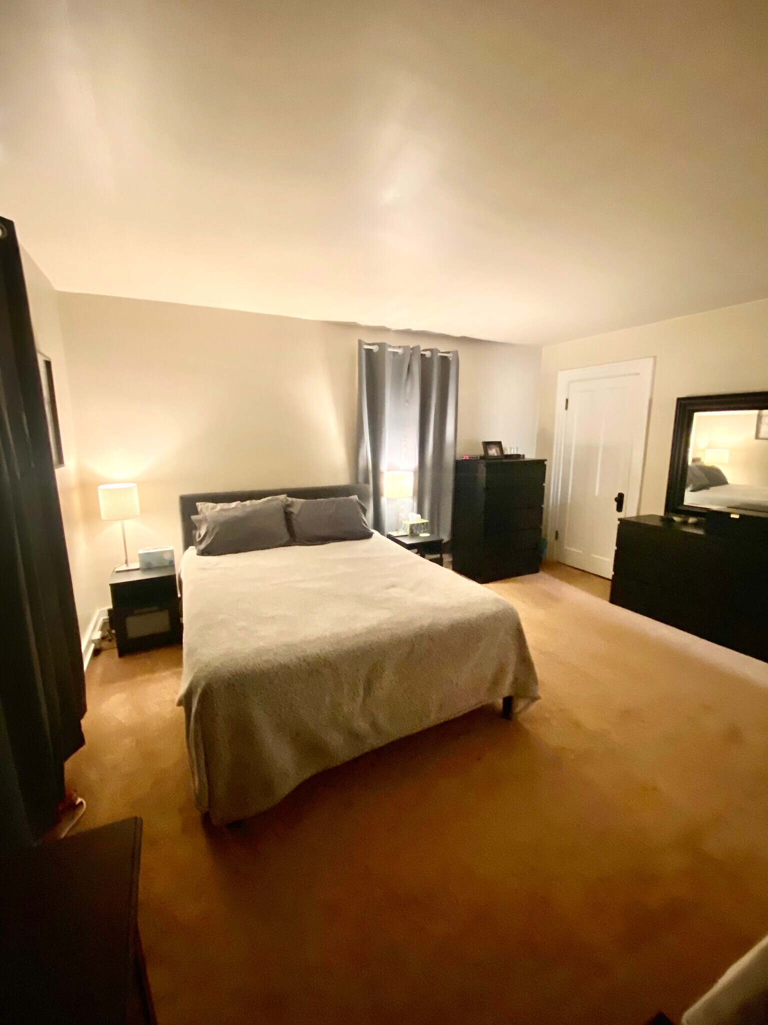 Building Photo - 329 E Grandview Ave