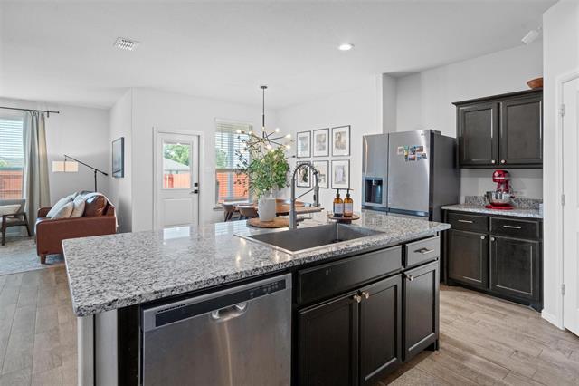 Building Photo - 628 Blacktail Dr