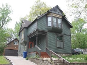 Building Photo - 504 Belvidere St E