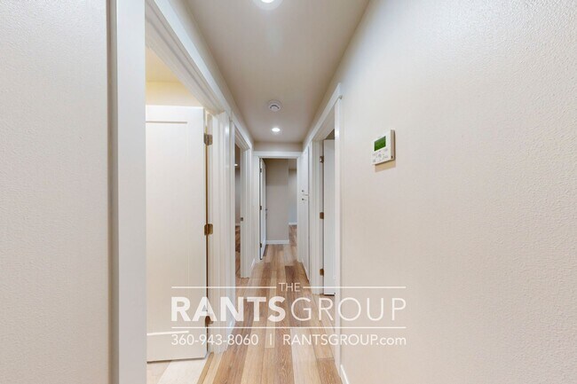 Building Photo - 4 br, 3 bath House - 3124 Jorgenson Rd NE