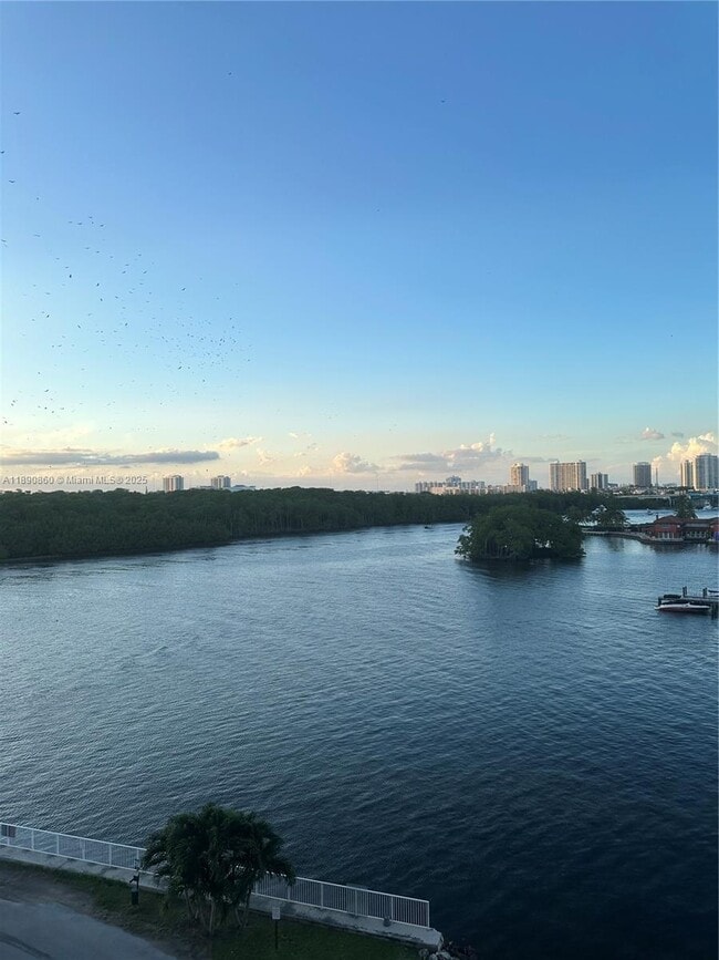 Primary Photo - 400 Kings Point Dr