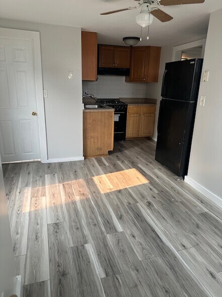 Building Photo - 31 Lyman St