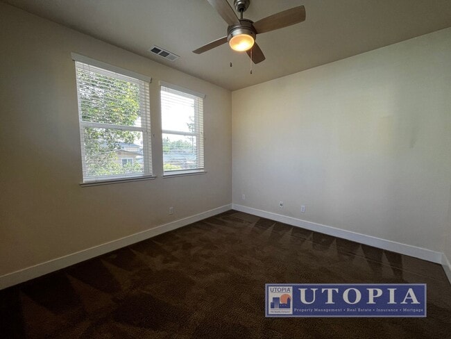 Building Photo - Spacious and Modern 3-bedroom, 3.5 bathroom in Seabright just minutes away from the Beach Boardwa...