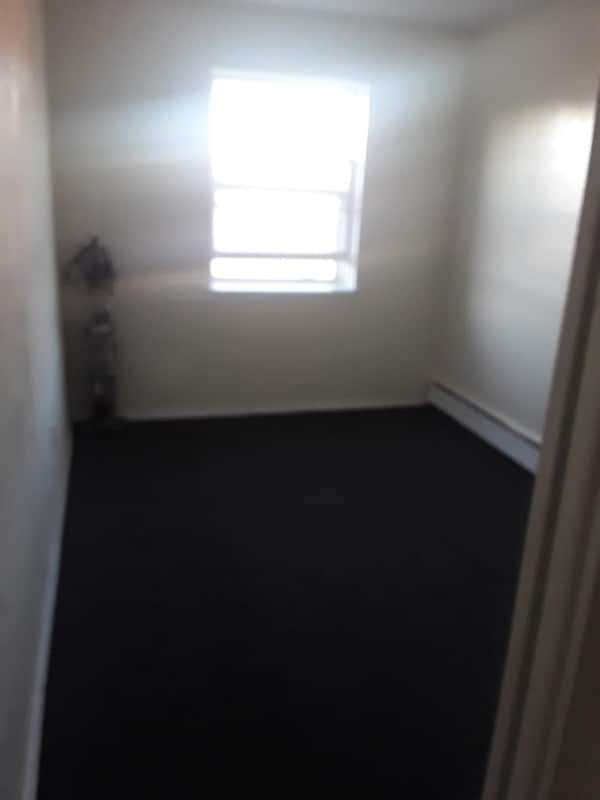 Building Photo - 750 E 83rd St