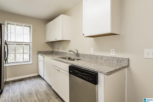 Building Photo - 510 King Valley Cir