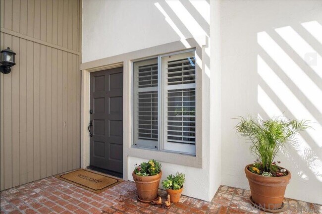 Building Photo - 127 Ebano Ct