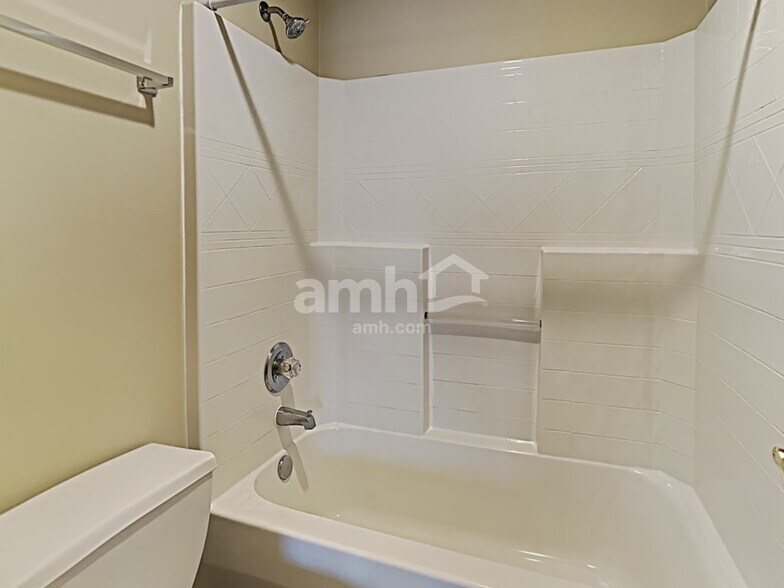 Building Photo - 13023 158th Street Ct E