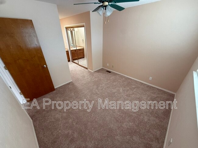 Building Photo - 2816 Enebro St NE