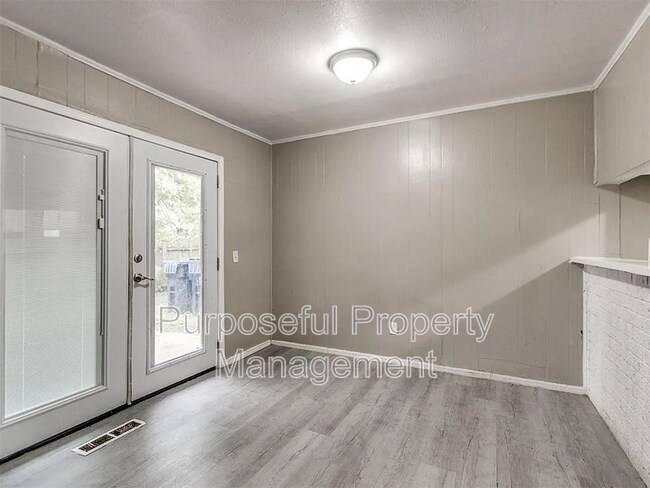 Building Photo - 6814 Lancer Ln