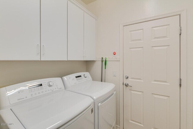 Building Photo - 6506 W Heritage Way