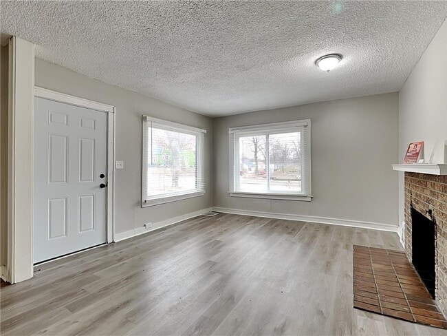 Building Photo - 3601 N Thomas Ave