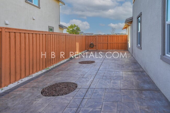 Building Photo - 1038 Osprey Dr