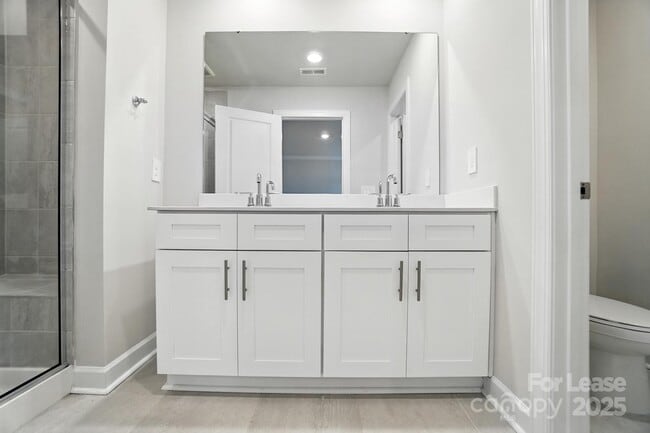 Building Photo - 1741 Braemar Vlg Dr