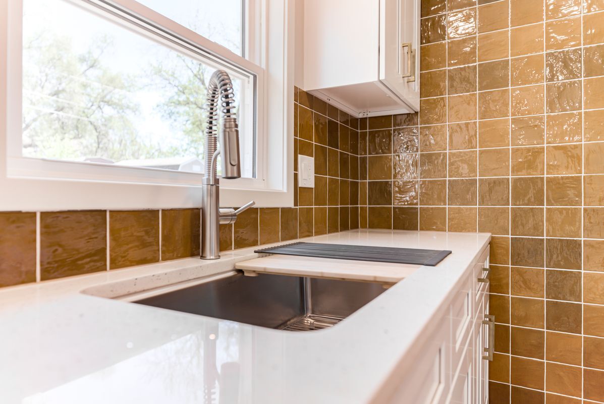 Building Photo - 2721 S 51st Terrace