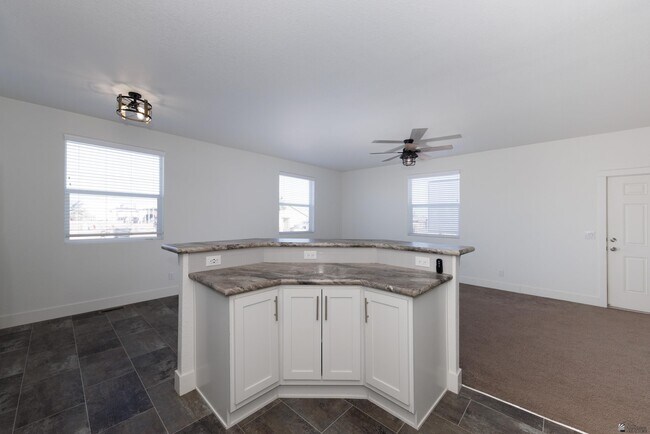 Building Photo - 10424 Mohave Trail