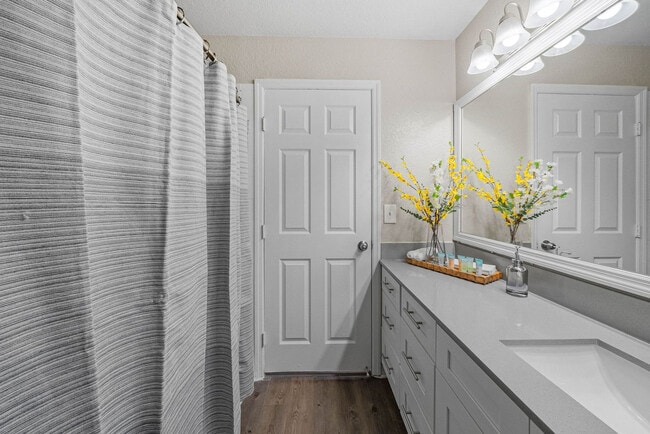 Building Photo - 10142 Montague St