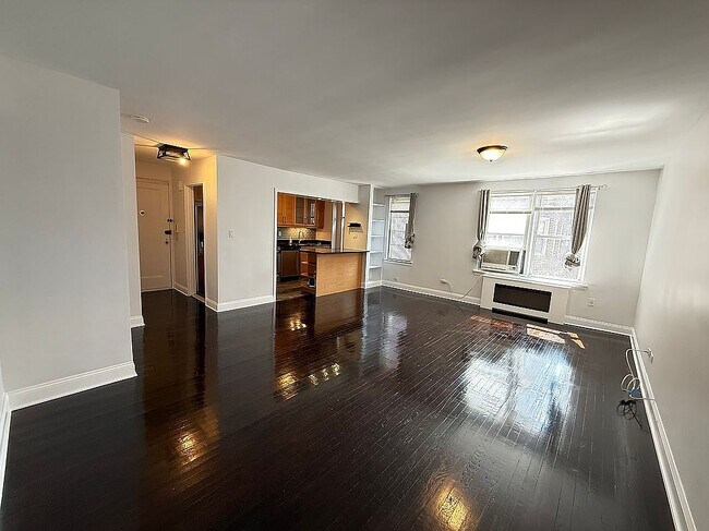 Building Photo - 105-25 67th Rd