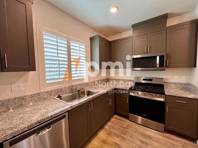 Building Photo - 1476 Descanso Ln