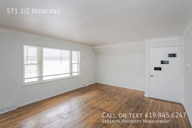 Building Photo - 571 1/2 Howland-