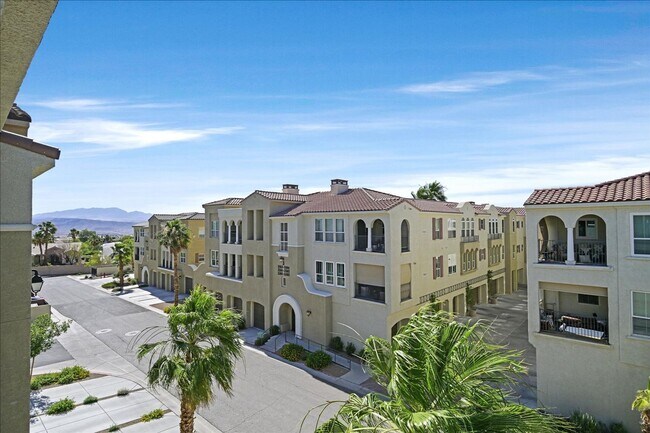 Building Photo - FULLY FURNISHED RENTAL