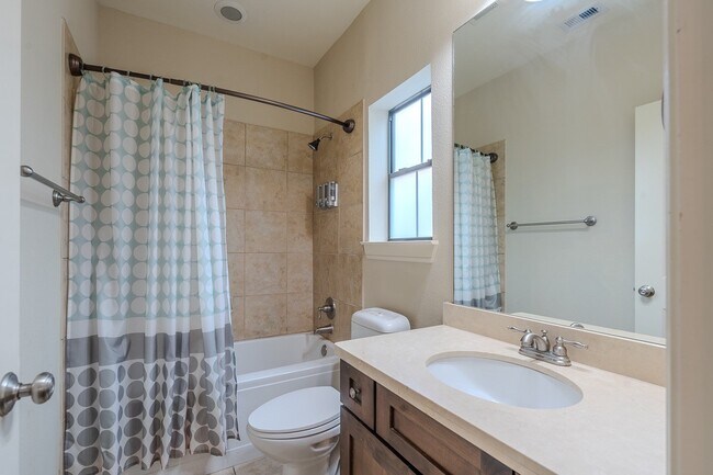 Building Photo - 5213 Eigel St