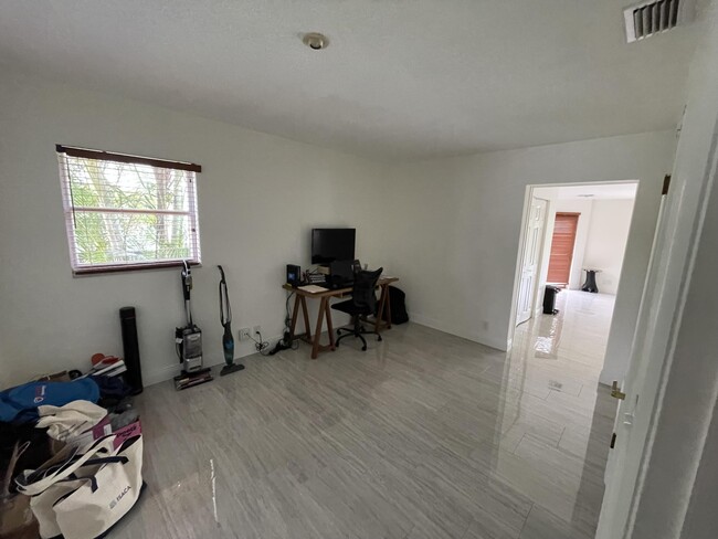Building Photo - 208 Sims Creek Dr