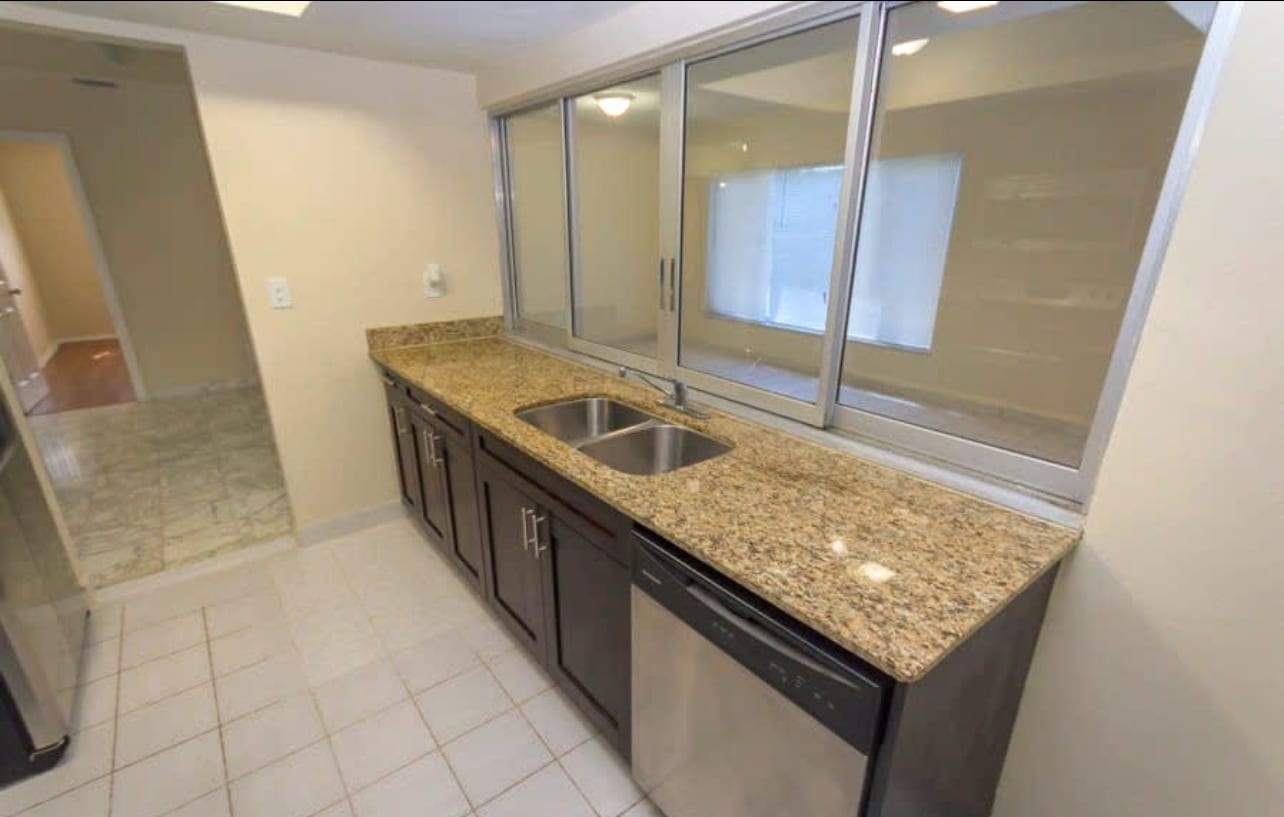 Building Photo - 4986 NW 39th St