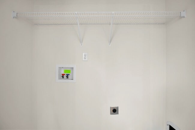 Building Photo - 1061 Fuji Ln