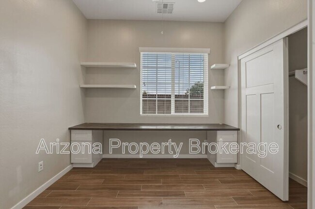 Building Photo - 2747 S Wildrose
