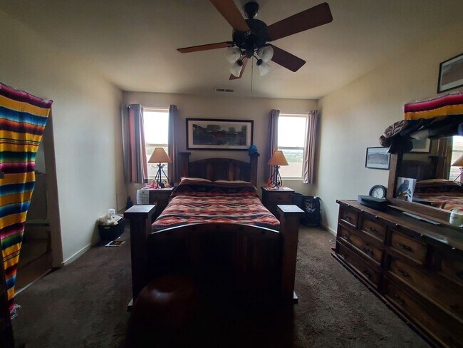 Building Photo - 2 Bedroom Single Family Home in Santa Fe