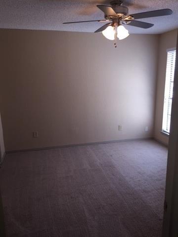 Building Photo - 10101 Camelot Dr