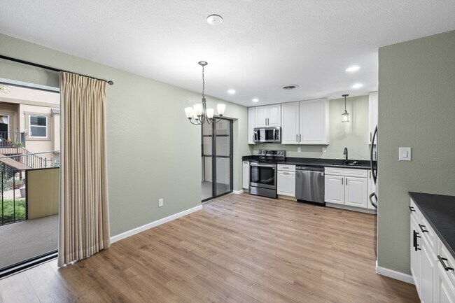 Building Photo - 777 Saturn Dr