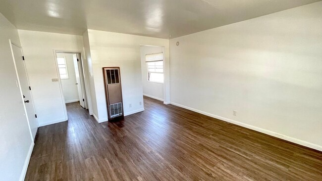 Building Photo - Beautiful Belmont Heights Studio for Rent!