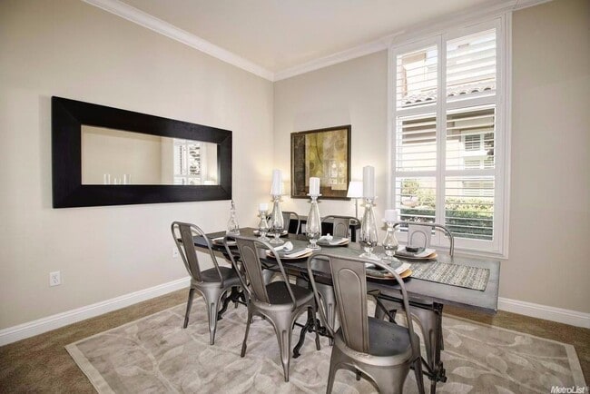 Building Photo - Absolutely Stunning Home in Fabulous Pavil...