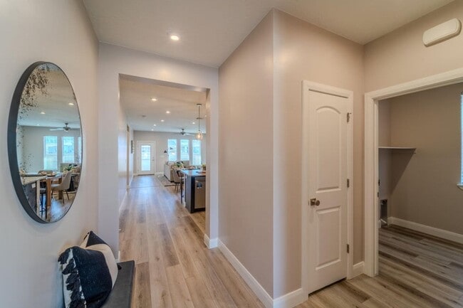 Building Photo - Beautiful 3 bed 2 bath + Den Home in Desert Color! Corner Lot!!