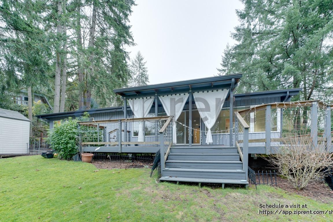 Building Photo - 380 Mt Defiance Cir SW