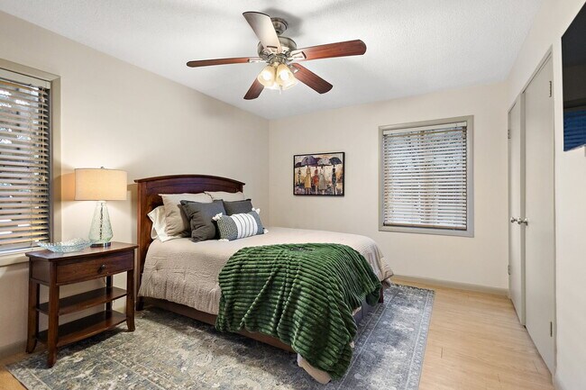 Building Photo - 3 Bed Beauty in Belhaven-FURNISHED