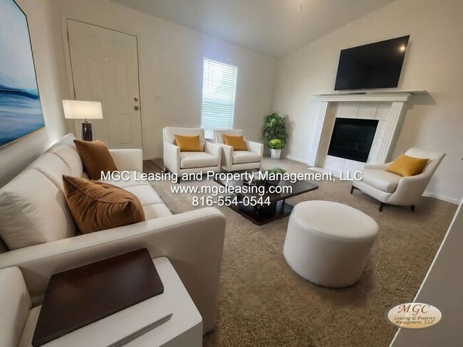 Building Photo - Creekwood Park Townhomes - At Last, This I...