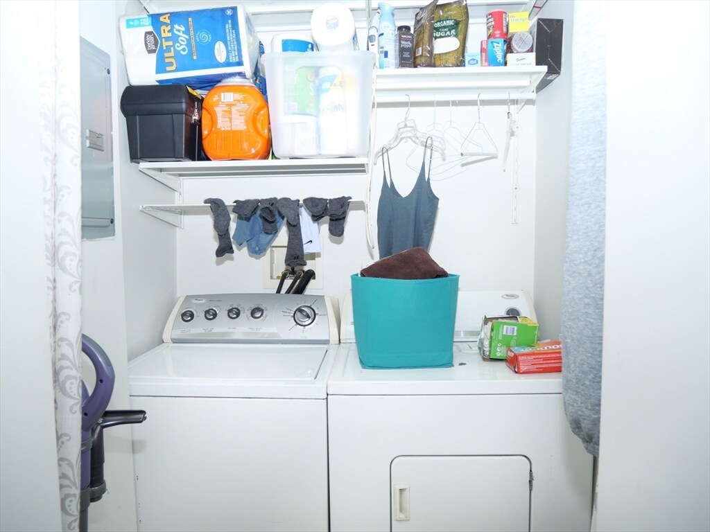 Building Photo - 237 W 3rd St