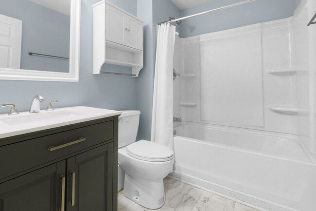 Building Photo - 4 Bed 3 Bath Home for rent in Newport News