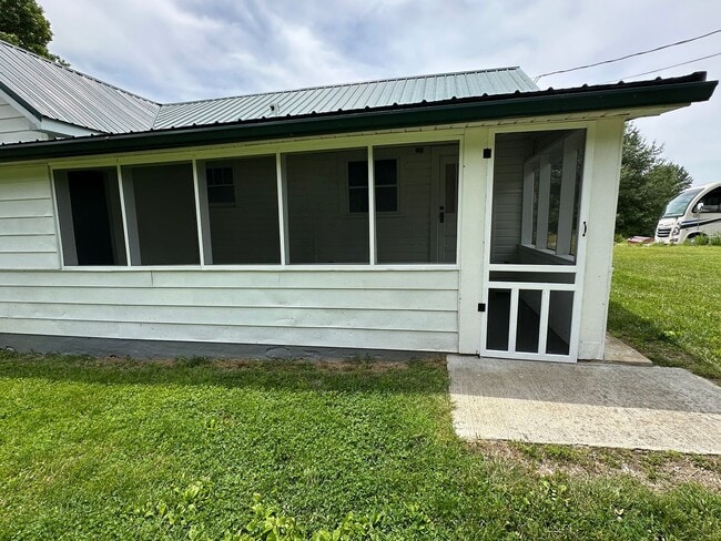 Building Photo - IMMACULATE, completely remodeled, one leve...