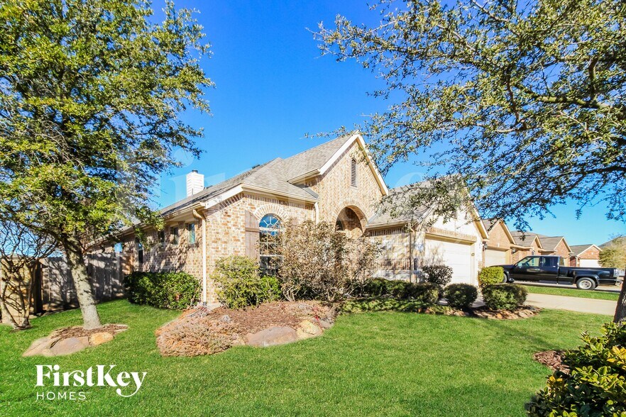 Building Photo - 206 Lavaca Dr