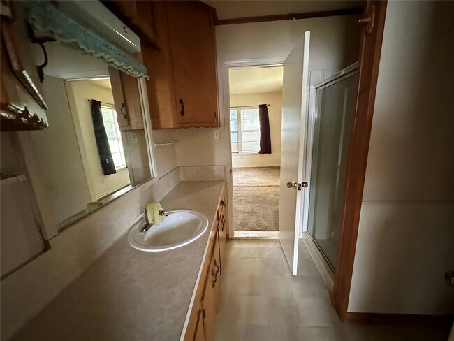 Building Photo - 2570 Stadium Dr