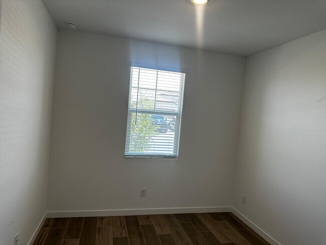 Building Photo - 3269 E Baler Dr