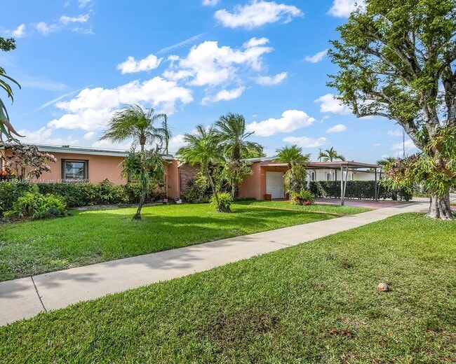 Building Photo - 9460 SW 53rd St
