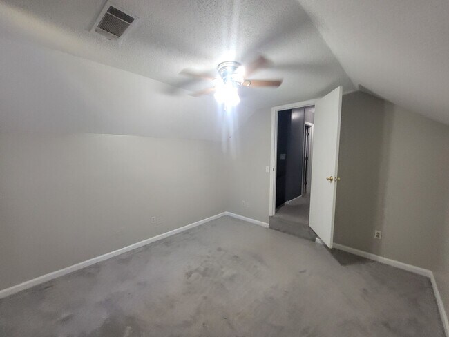 Building Photo - 1846 S Barton Dr