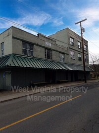Building Photo - 422 City Ave